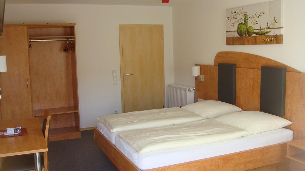 Hotel Garni Hopfengold Wolnzach Exterior photo
