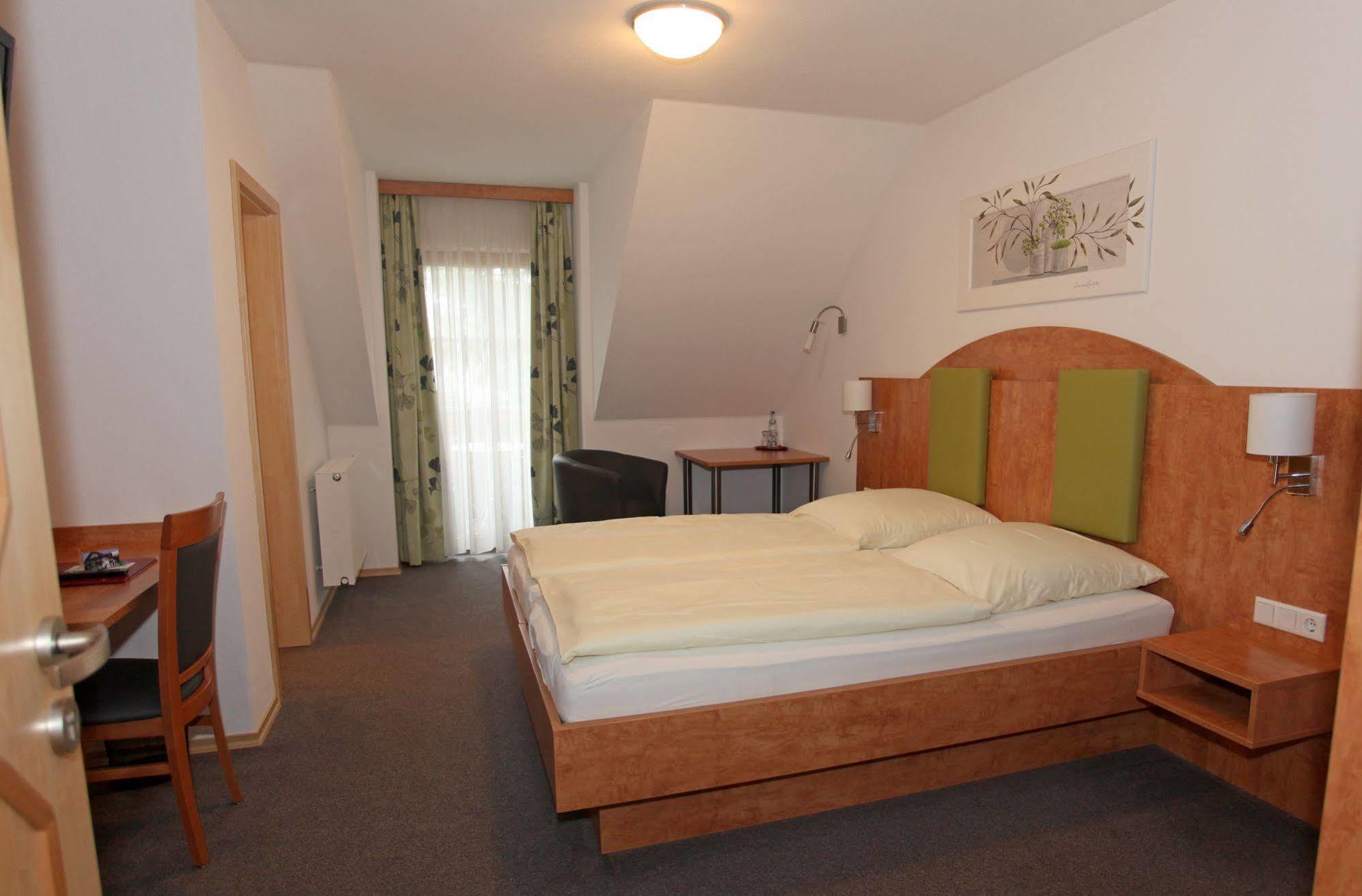 Hotel Garni Hopfengold Wolnzach Exterior photo