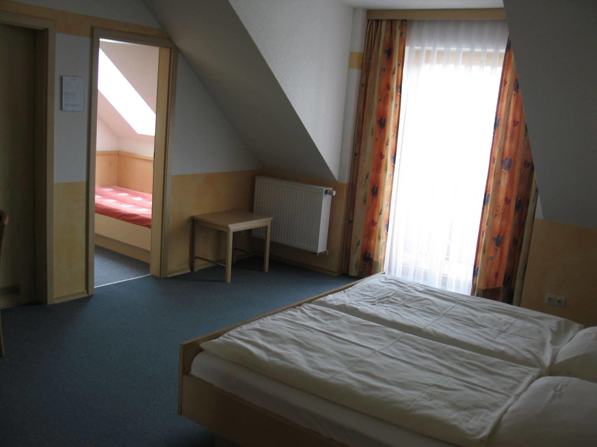 Hotel Garni Hopfengold Wolnzach Exterior photo