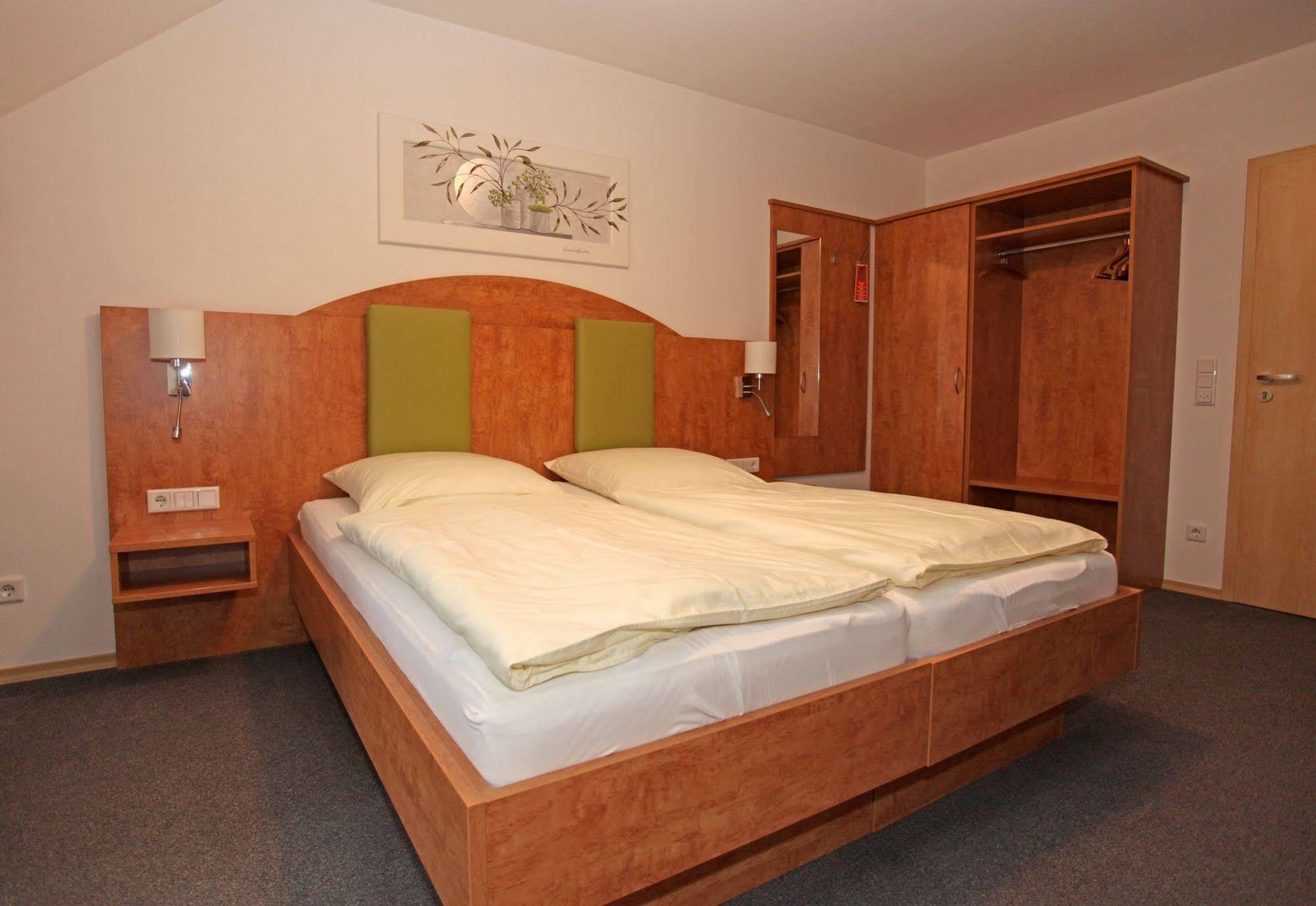 Hotel Garni Hopfengold Wolnzach Exterior photo